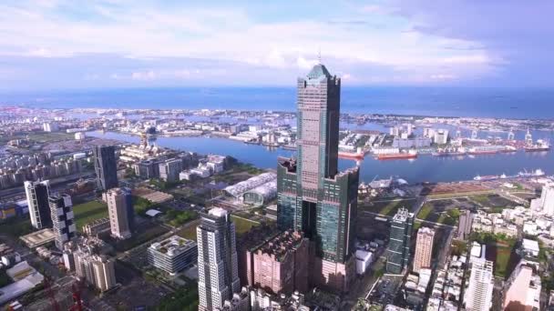 Luchtfoto van de stad Kaohsiung, Taiwan — Stockvideo