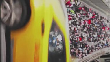 Şelale mobiletlerini kapatın, Tayvan 'ın en yoğun saatlerinde maske takın.