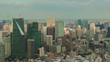 Tokyo siluetinin manzarasına 