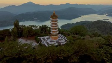 Nantou 'daki Pa Cien Pagoda, Tayvan Pacien pagoda, Güneş Ay Gölü, Nantou, Tayvan