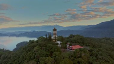 Nantou 'daki Pa Cien Pagoda, Tayvan Pacien pagoda, Güneş Ay Gölü, Nantou, Tayvan