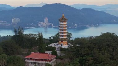 Nantou 'daki Pa Cien Pagoda, Tayvan Pacien pagoda, Güneş Ay Gölü, Nantou, Tayvan
