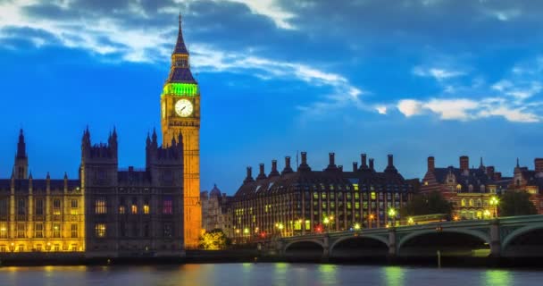 Big Ben y el Parlamento en Londres al amanecer — Vídeos de Stock