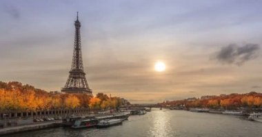 Paris 'teki Eyfel Kulesi