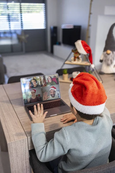 Petit Enfant Faisant Appel Vidéo Avec Famille Noël — Photo