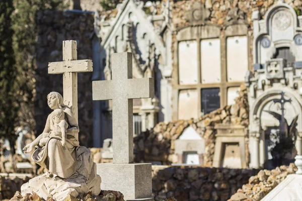 Tumbas en el cementerio — Foto de Stock