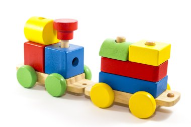 Renkli blokları olan tahta oyuncak tren. 