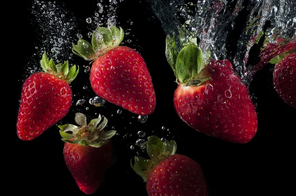 Fragole di frutta rinfrescanti — Foto Stock