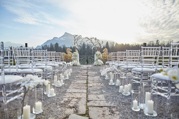 güzel çiçek dekorasyon düğün ceremon içinde yumuşak odak