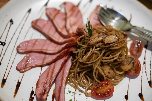 Smoked Duck Spaghetti Served Plate — Stock Fotó