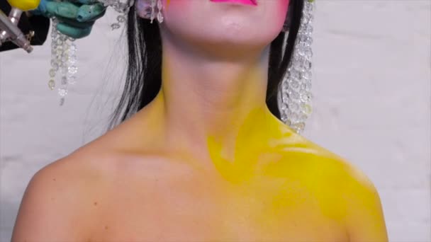 Helle und farbenfrohe Körperkunst — Stockvideo