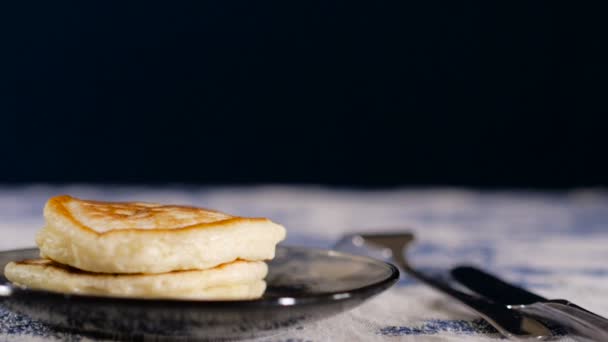 Tilberedning af æbleskiver – Stock-video