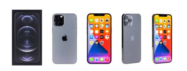 Bangkok, Tayland - 27 Nisan 2021: Apple 'ın yeni iPhone 12 Pro Max grafit renginin stüdyo çekimi, Apple logosu ile birlikte ön ana ekranı göster. Beyaz arkaplanda izole et. İllüstrasyon Editörü