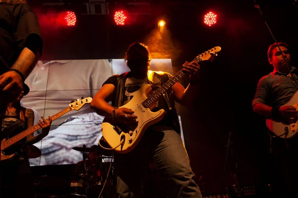 Rock Μπάντα Ρύθμιση Νυχτερινή Ζωή Στην Πόλη Του Μεξικού Latin — Φωτογραφία Αρχείου