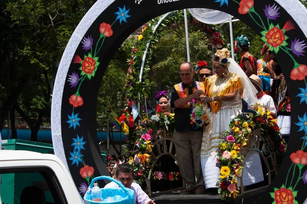 Ciudad México México Junio 2019 Personas Con Coronas Rey Reina — Foto de Stock