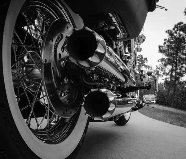 Harley Davidson Pokój podwójny chrom spalin — Zdjęcie stockowe