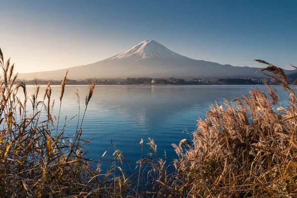 Montagne Fuji le matin du lac kawaguchiko — Photo