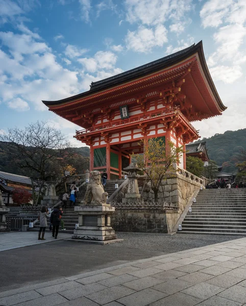 Kiyomizu-dera temple gate Kyoto, Japán — Stock Fotó