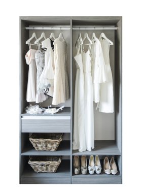 Vintage ve şık iç ahşap dolap