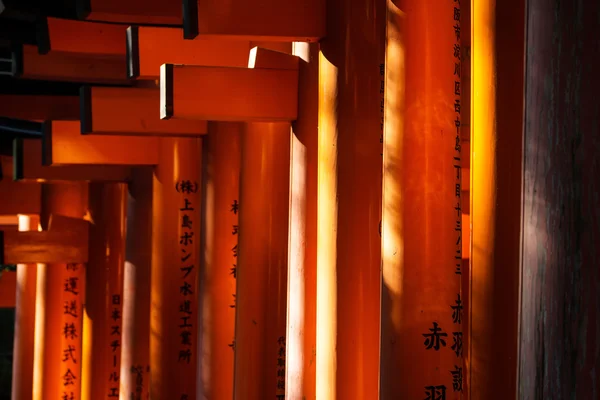 Закри Torii ворота в Shrine Fushimi-Inari в Кіото, Японія. — стокове фото