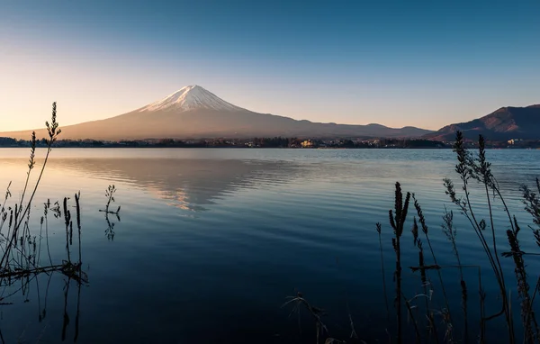 Mont Fuji vue depuis le lac — Photo