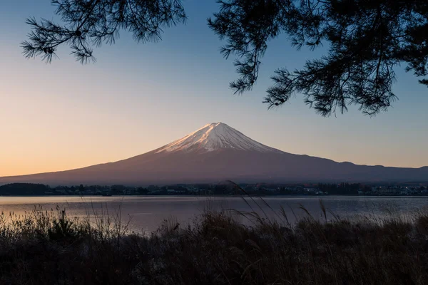 Szépsége a Mt Fuji, a tó Kawaguchi nézetből — Stock Fotó