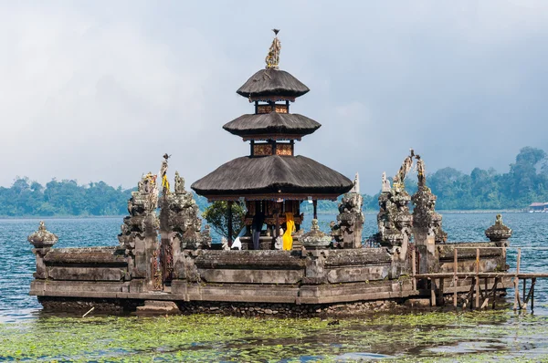 Pura Ulun Danu tempel på en sjön Bratan, Bali, Indonesien — Stockfoto