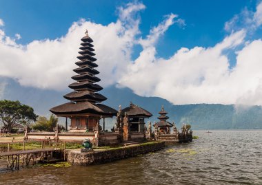 Bir göl Bratan, Bali, Endonezya Pura Ulun Danu Tapınağı