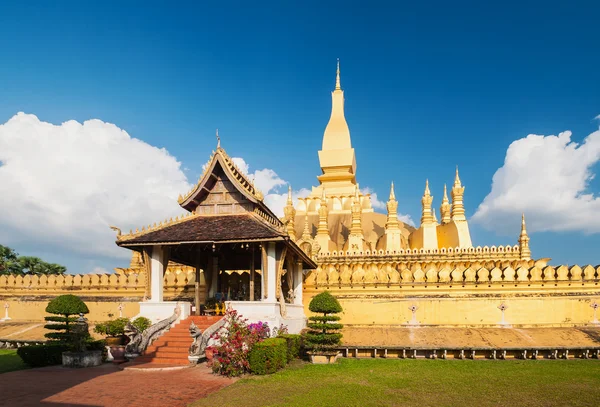 Den gyllene pagod wat Phra att Luang i Vientiane, Laos — Stockfoto