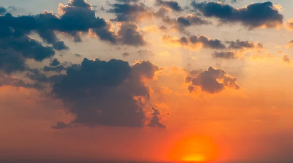 Beautiful cloudscape with sunray — Stock Photo, Image