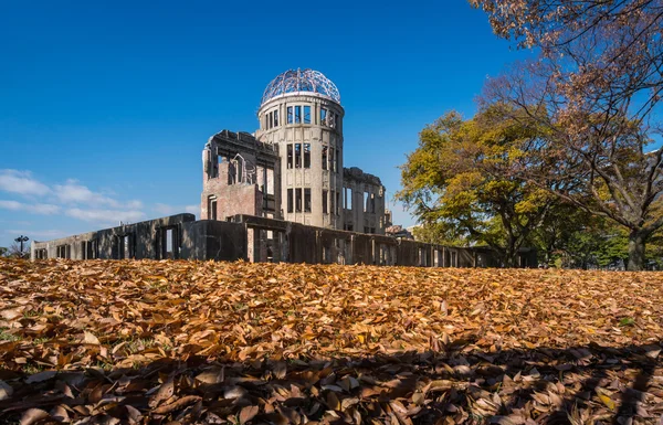 A cúpula da bomba atômica ou cúpula de Genbaku é o Memorial Nuclear em Hiroshima — Fotografia de Stock