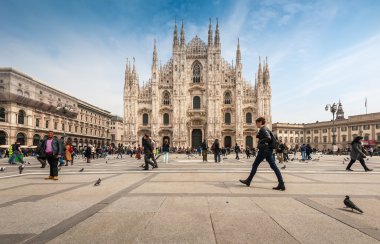 Piazza Duom meydana gelen turist