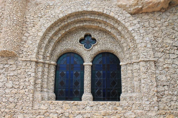 Küçük vitray pencere