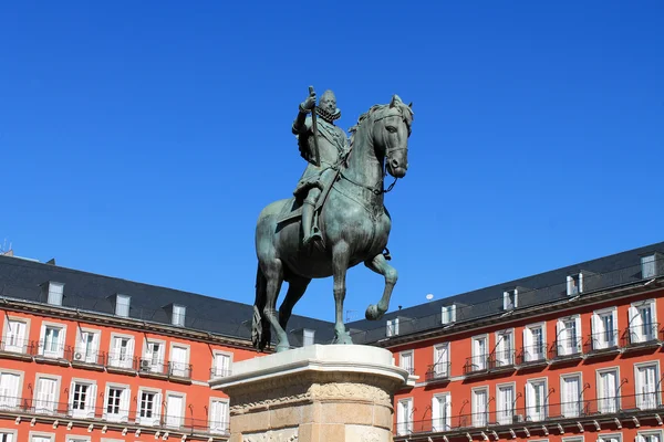 Süvari bronz heykeli