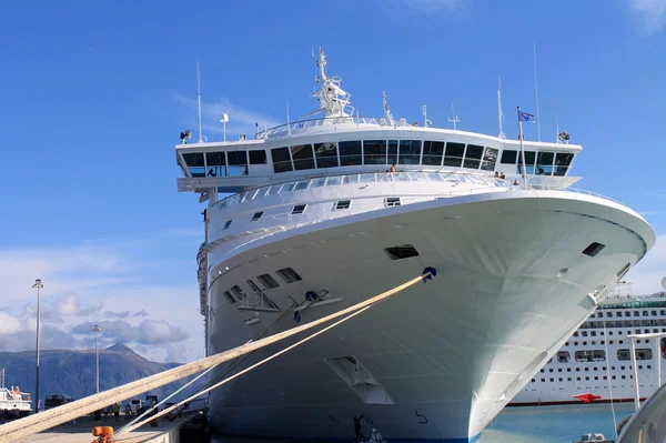 Beyaz cruise liner Yunanistan