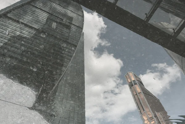 Moskova şehir - Haziran 2016: yansıması gökdelenler, Rusya Federasyonu