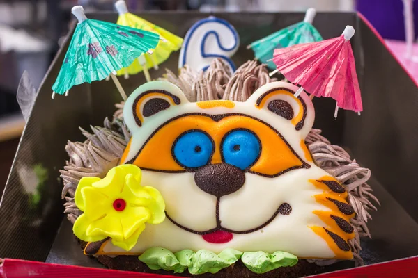 güzel bir doğum günü pastası