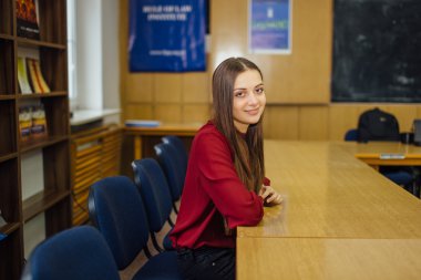 Tokmak çarpıcı bir mahkemede yargıç ve gülümse