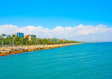 Kıbrıs'ta iskelesinden görüntülemek