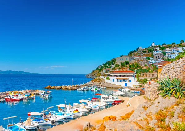 Hydra adasında Kamini bağlantı noktası