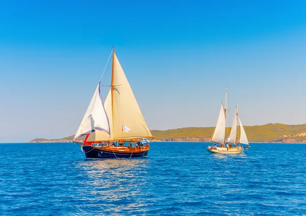 Klassische Holzsegelboote — Stockfoto