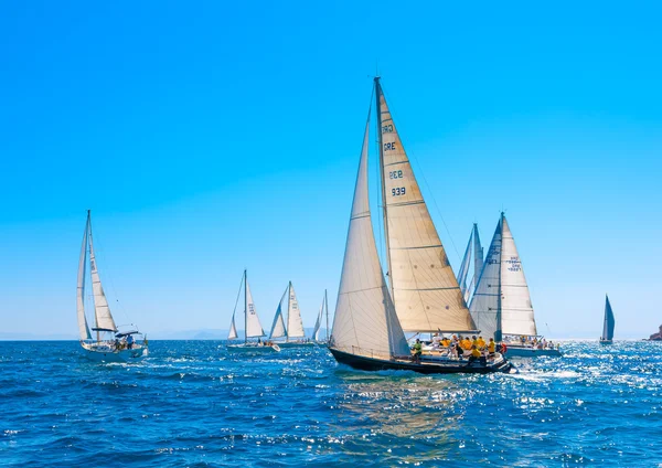 Racing sailing boats — Stock Photo, Image