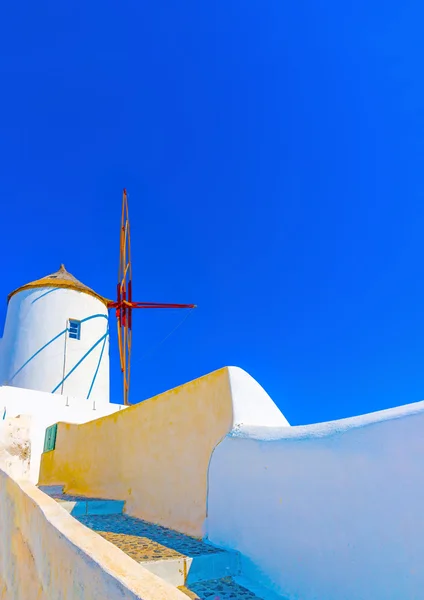 ギリシャの古い伝統的な風車 — ストック写真