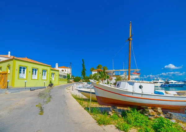 Fishing boat out of the sea — Stock Photo, Image