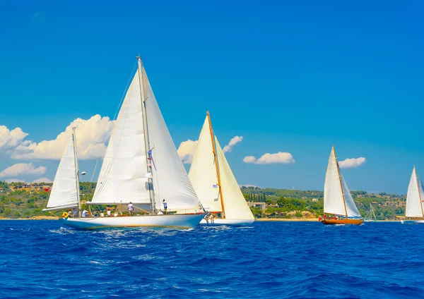 Klassiska trä segelbåtar — Stockfoto