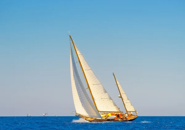 Klasik ahşap yelkenli tekne — Stok fotoğraf