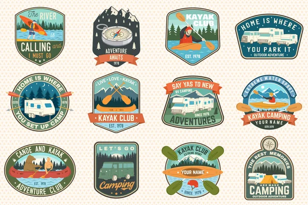 Set de insignias de campamento de verano, canoa y club de kayak. Vector. Para el parche. Diseño con camping, silueta de montaña, río, indio americano y kayak. Parches de kayak de deportes acuáticos y campamentos extremos — Vector de stock