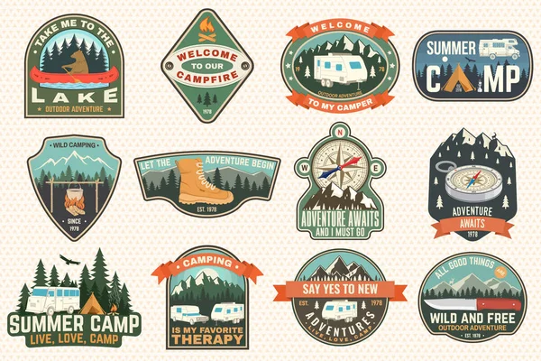 Set camperbadges, patches. Vector Concept voor shirt of logo, bedrukking, stempel of tee. Vintage typografie ontwerp met camper, campingaanhanger en off-road silhouet. — Stockvector