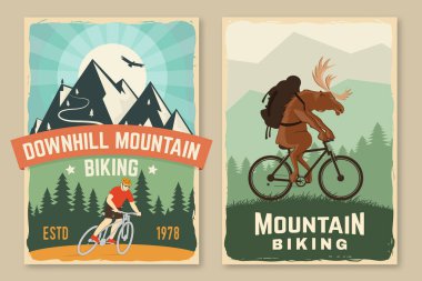 Dağ bisikleti retro posterleri. Vektör çizimi. Pankart, gömlek, baskı, pul ya da bisiklet turizmi kavramı. Geyik sürüşleri, bisiklete binme ve dağ ile klasik tipografi tasarımı. Sıra dışı spor