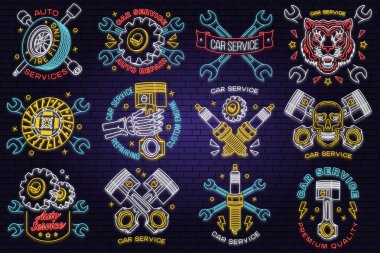 Otomobil servis logoları, amblemler, neon tarzı rozetler. Vektör. Uzman servis araba tamir merkezi için, kaplan ve ingiliz anahtarı ile restorasyon. Otomatik amblem tabelası, gece lambası reklam araba servisi..